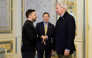 Зеленський зустрівся з сенаторами США в Києві