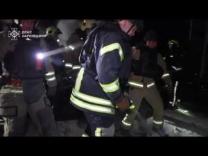 Харків: З-під завалів 5-поверхівки рятувальниками деблоковано тіла чотирьох загиблих людей.