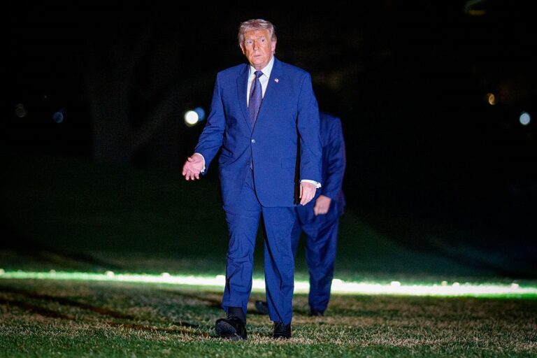 Демократи вимагають від Трампа відновити санкції проти нафти РФ