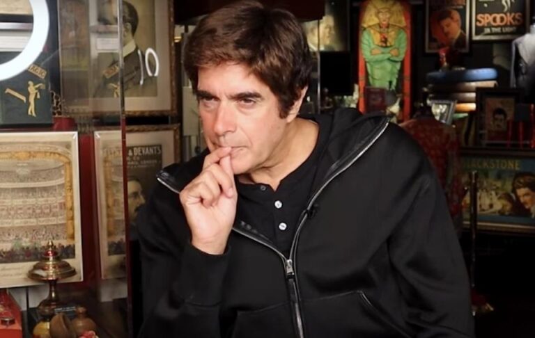 Девід Копперфілд йде зі сцени на тлі скандалу з Епштейном