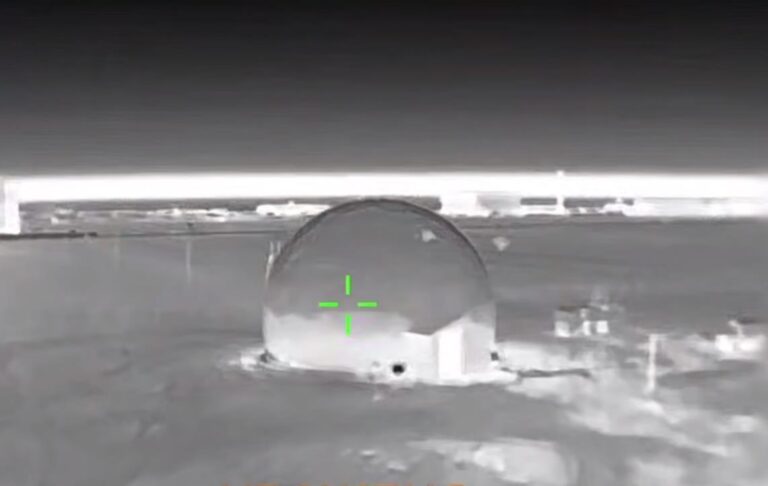 ГУР показало ураження РЛС Валдай і катерів в Криму