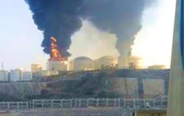 Іран атакував паливні резервуари в порту Омана