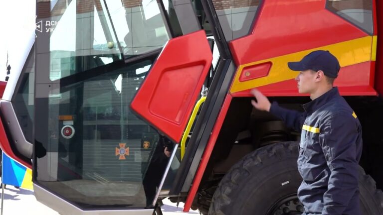 Міжнародна підтримка, що рятує життя: рятувальники ДСНС отримали нові пожежні автомобілі