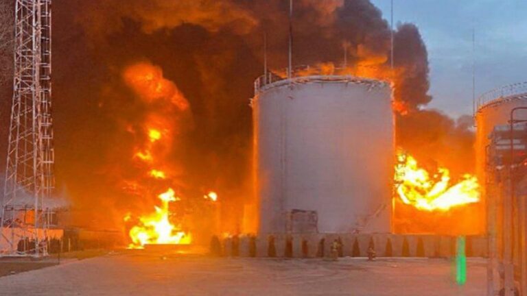 На нафтобазі у Краснодарі знищено усі резервуари – ЗМІ