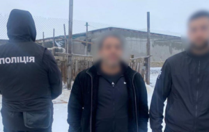 На Одещині затримали іноземців, які попродавали фальшиві долари