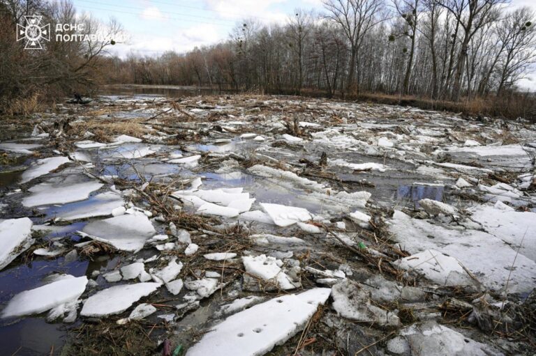 На Полтавщині утворився льодовий затор на річці