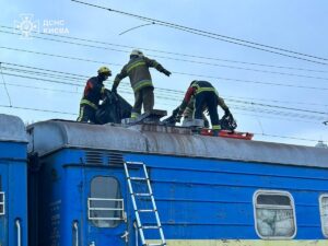 На залізниці у Києві загинув підліток