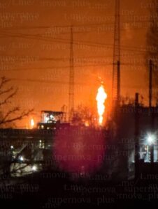 Низку міст РФ накрили вибухи, є влучання і пожежі