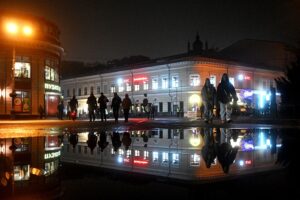 Оголошено часткові відключення світла на четвер