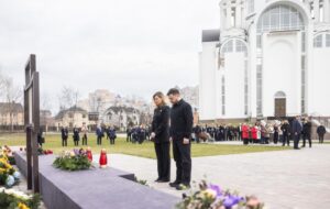 Подружжя Зеленських вшанувало пам’ять загиблих у Бучі