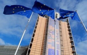 Пропозиція повної відмови ЄС від нафти РФ зникла з плану ЄК