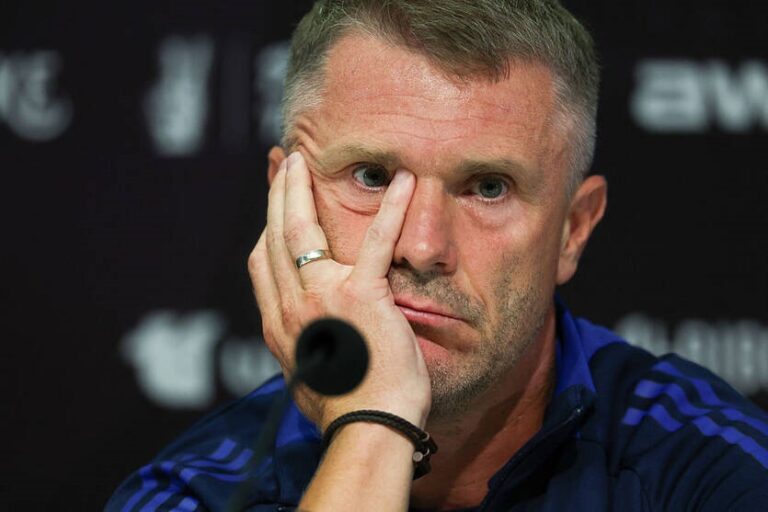 Ребров говорить про можливе розставання з командою, пропонуючи почекати