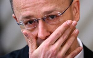 Сіярто: Затримання українських коштів &ndash; питання національної безпеки