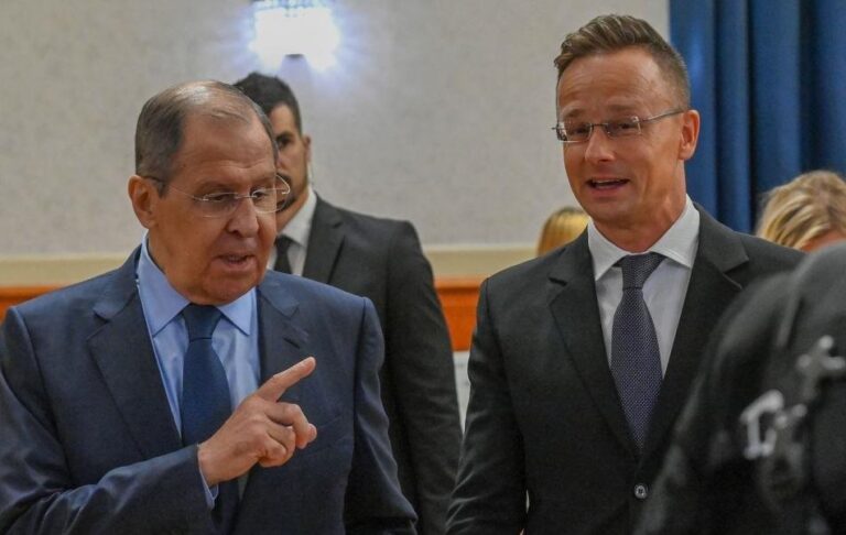 Сійярто просив Лаврова сприяти перемозі партії Фіцо – ЗМІ