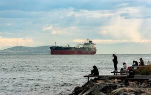 США дозволили Індії купувати застряглу в морі російську нафту