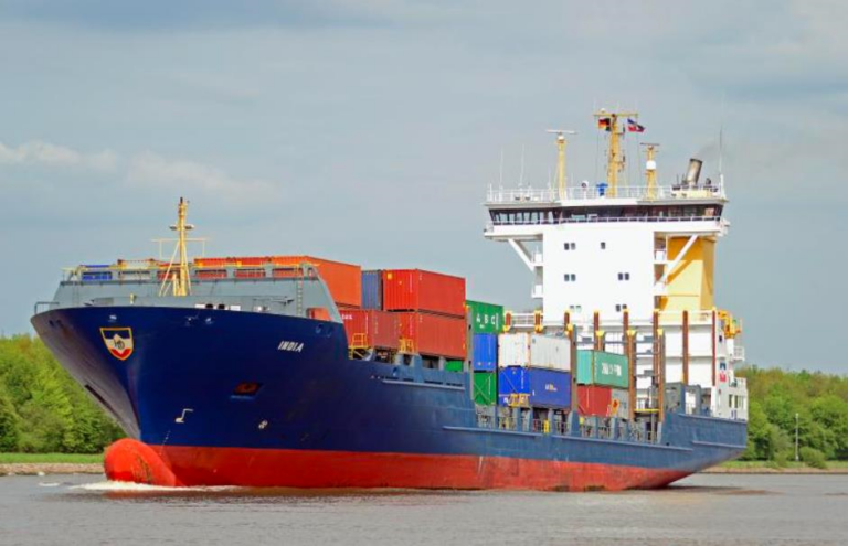 США виключили три російські судна зі санкційного списку