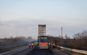 Стало відомо, коли в Україні завершать ремонт доріг