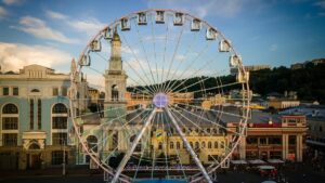 Суд скасував арешт колеса огляду на Контрактовій площі в Києві