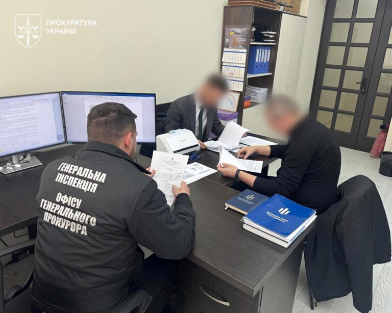 Суддя з Закарпаття оформив доплати на підставі фіктивного наукового ступеня