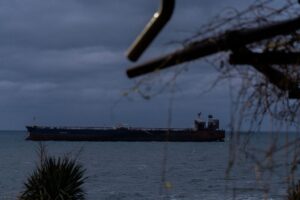 Танкер із російським пальним, який прямував до Куби, змінив курс