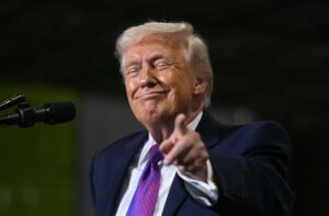 Трамп: Хай інші подбають про Ормузьку протоку