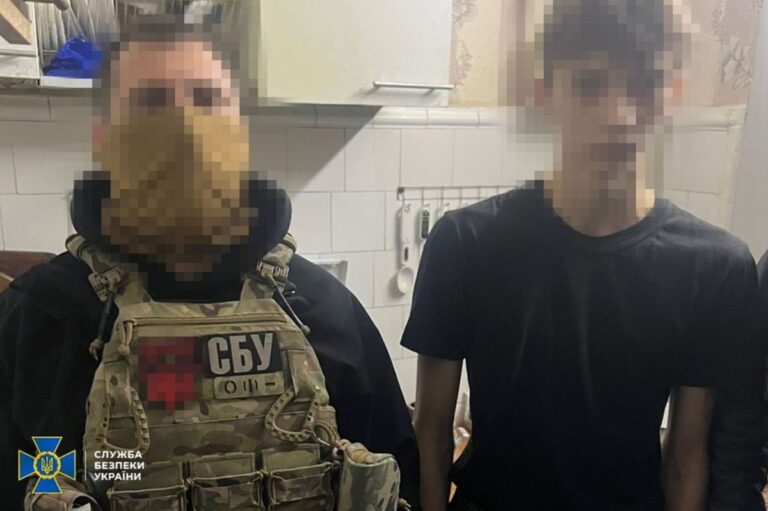 У Дніпрі затримали неповнолітнього, який наводив удари РФ по місту