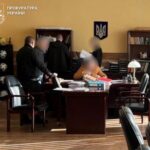 У Киві посадовці отримали підозри за фіктивне працевлаштування чоловіків
