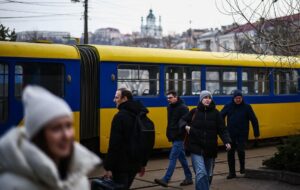 У Києві електротранспорт призупинив рух на окремих ділянках