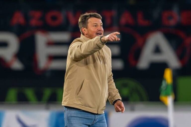 УПЛ визначила найкращого тренера та футболіста 20-го туру