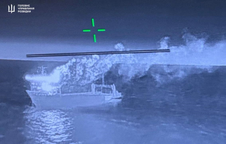 Уражено два військові судна Росії – ГУР
