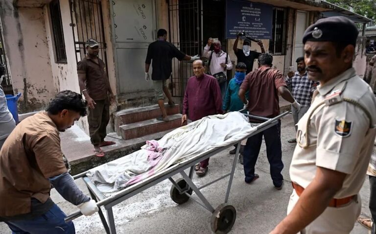 В Індії під час пожежі в лікарні загинули щонайменше десять людей