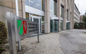 В Німеччині українського підлітка засудили за вбивство українки і її дитини