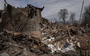 Внаслідок удару по Харкову постраждали троє людей