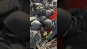 ВИЖИЛА ПІД ТОННАМИ БЕТОНУ!