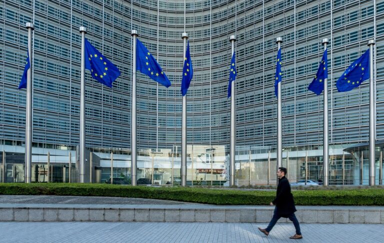 ЄК передала Раді список законів, що дозволять Києву отримати фіндопомогу