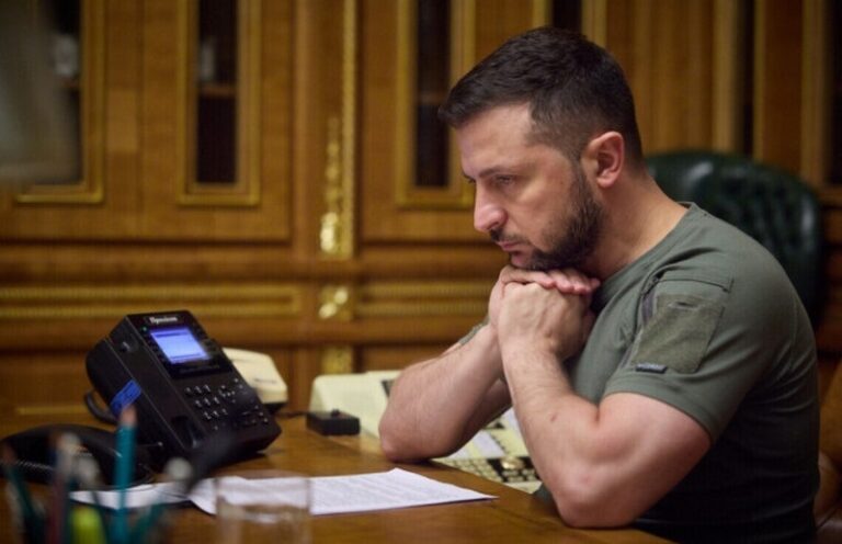 Зеленський розповів, про що говорив з Макроном