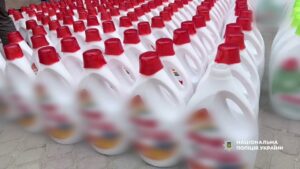 Поліцейські викрили групу, яка налагодила підпільне виробництво підробленого прального порошку