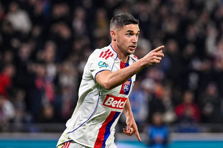 Двоє українців увійшли до символічної збірної туру Ліги 1