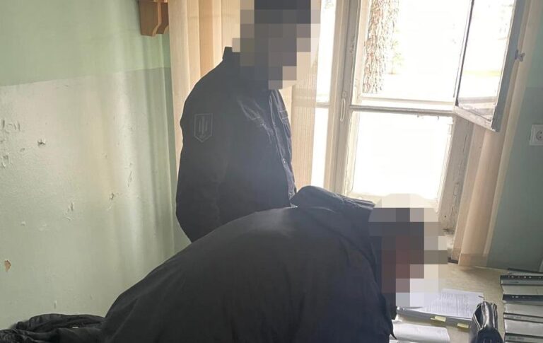 Експравоохоронець ошукав військового на 600 тисяч