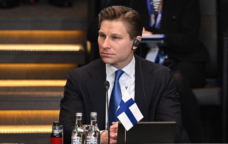 Фінляндія розглядає питання дозволу на ввезення ядерної зброї