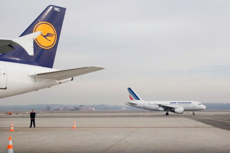 Італія почала обмежувати заправку літаків