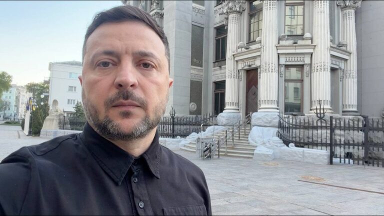 Затвердив сьогодні нові наші операції: якщо Росія не хоче дипломатії, має бути до дипломатії примус