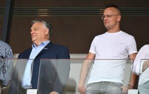 Київ у відповідь на “абсурдні заяви” Орбана запустив Угорське радіо України