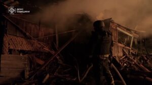 Сумщина: рятувальники ліквідували пожежу, що виникла внаслідок масованої нічної атаки рф
