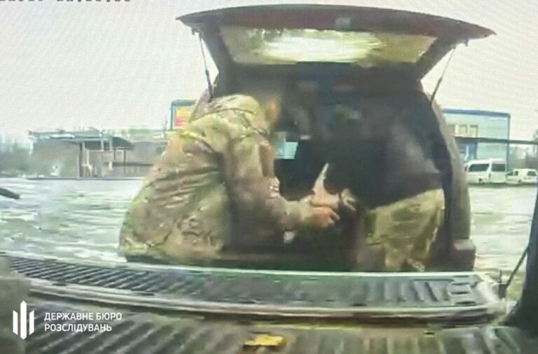 На Донеччині викрили військового на спробі продажу кулеметів