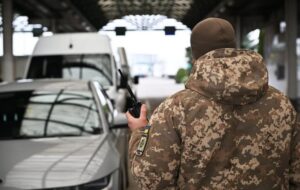 На кордоні України з Польщею утворились черги