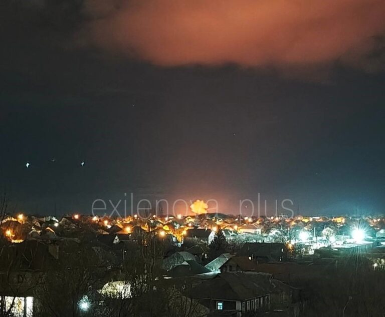 На Луганщині після атаки БпЛА палають бази росіян