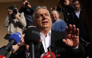 Орбан відмовився від свого мандата: ЗМІ припускають його втечу в США