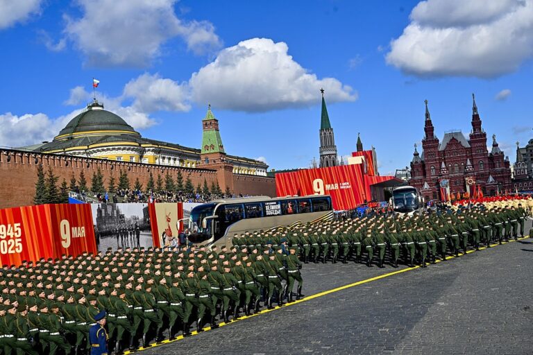 Парад на 9 травня: чому Путін не хоче техніки
