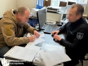 Посадовців ТЦК викрили на схемі для “ухилянтів”